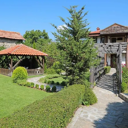 Margarita Villa *